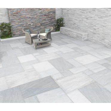 TRADITIONAL SANDSTONE PAVING 