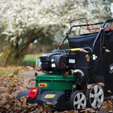 Webb 140cc Walk Behind Vacuum (Briggs & Stratton Engine)
